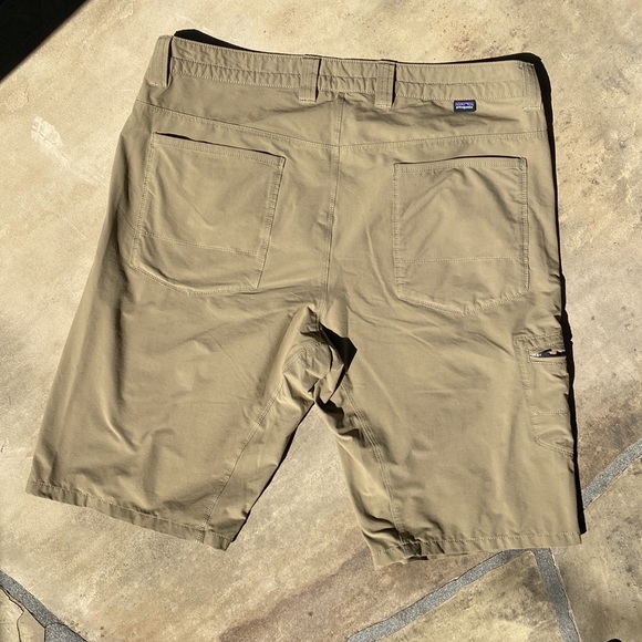 Patagonia Mens Shorts - Picture 2 of 3
